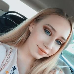 Meet your Posher, Leah